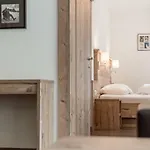Апартаменти A Casa Saphir Appartement-hotel *